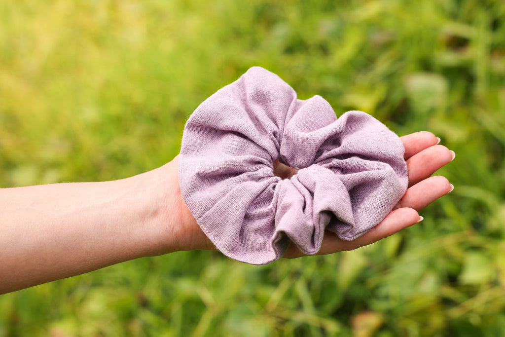 Ellettelle - Lavender linen scrunchie